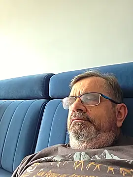 axecoman60 online show from June 12, 2026, 9:07 am