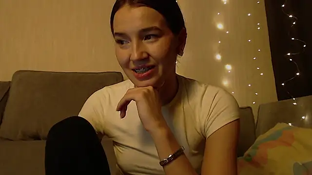 Snapshot of Bellla_Haddid chatting on March 11, 2026, 7:30 pm Bellla Haddid online show from March 11, 2026, 7:30 pm