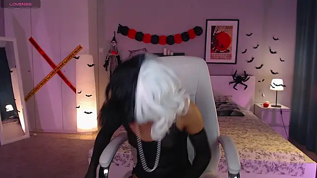 Snapshot of Bellla_Haddid chatting on November 1, 2025, 1:23 am Bellla Haddid online show from November 1, 2025, 1:23 am