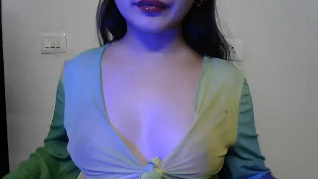 amrita2210 online show from March 26, 2026, 6:50 pm