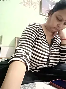 Snapshot of Kavya_kapoor chatting on December 15, 2025, 5:41 pm Kavya kapoor online show from December 15, 2025, 5:41 pm