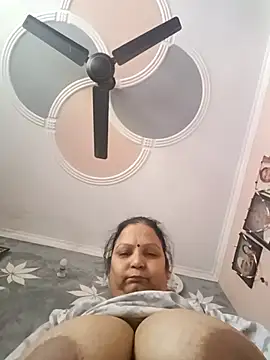 Snapshot of Kavya_kapoor chatting on November 26, 2025, 5:18 am Kavya kapoor online show from November 26, 2025, 5:18 am