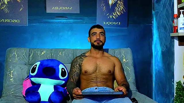 Snapshot of ERIC_HARRISON chatting on October 28, 2025, 2:45 am ERIC HARRISON online show from October 28, 2025, 2:45 am