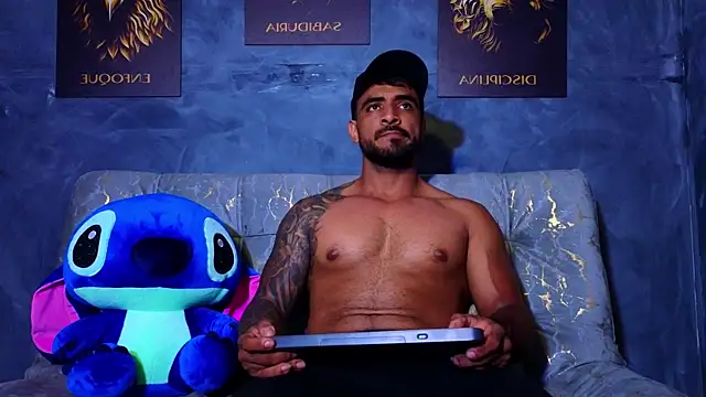 Snapshot of ERIC_HARRISON chatting on October 14, 2025, 10:31 pm ERIC HARRISON online show from October 14, 2025, 10:31 pm