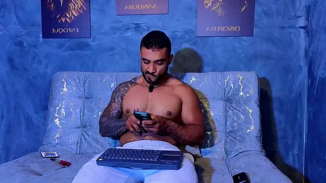 Snapshot of ERIC_HARRISON chatting on September 20, 2025, 1:32 am ERIC HARRISON online show from September 20, 2025, 1:32 am