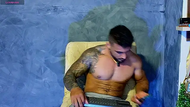 Snapshot of ERIC_HARRISON chatting on September 16, 2025, 1:28 am ERIC HARRISON online show from September 16, 2025, 1:28 am