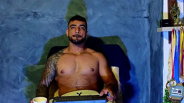 Snapshot of ERIC_HARRISON chatting on September 15, 2025, 12:11 am ERIC HARRISON online show from September 15, 2025, 12:11 am