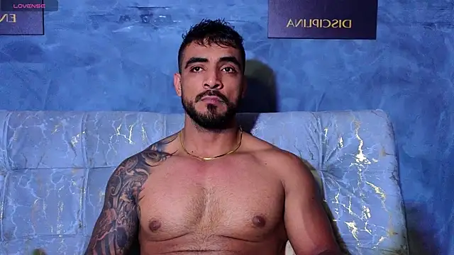 Snapshot of ERIC_HARRISON chatting on October 12, 2025, 10:22 pm ERIC HARRISON online show from October 12, 2025, 10:22 pm