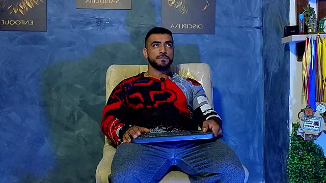 Snapshot of ERIC_HARRISON chatting on September 18, 2025, 12:57 am ERIC HARRISON online show from September 18, 2025, 12:57 am