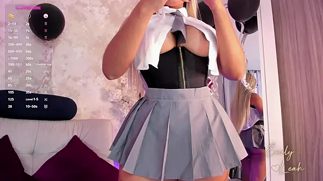 Snapshot of EmilyLeah_ chatting on April 15, 2026, 12:42 pm EmilyLeah online show from April 15, 2026, 12:42 pm