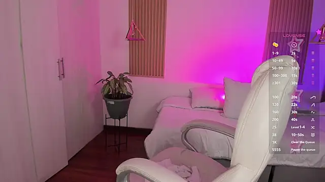 Snapshot of Kendall_Bunnyy chatting on November 29, 2025, 7:47 pm Kendall Bunnyy online show from November 29, 2025, 7:47 pm