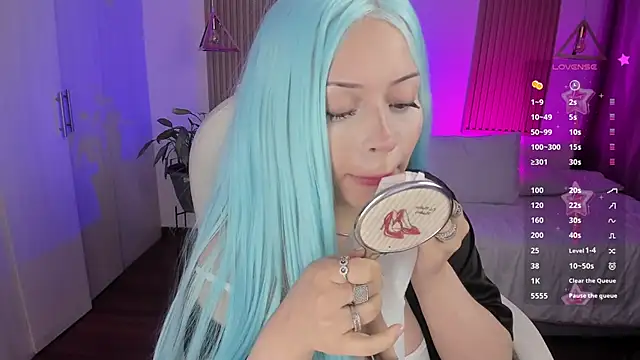 Snapshot of Kendall_Bunnyy chatting on November 21, 2025, 8:41 pm Kendall Bunnyy online show from November 21, 2025, 8:41 pm