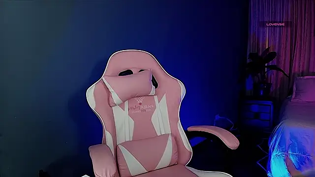 Kendall Bunnyy online show from February 10, 2026, 7:46 pm