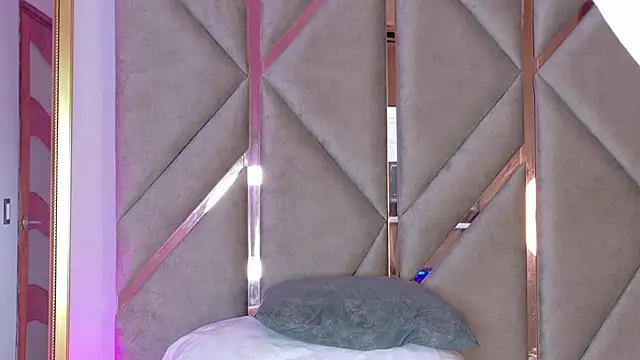 Snapshot of Lola_King chatting on March 19, 2025, 8:23 am Lola King online show from March 19, 2025, 8:23 am