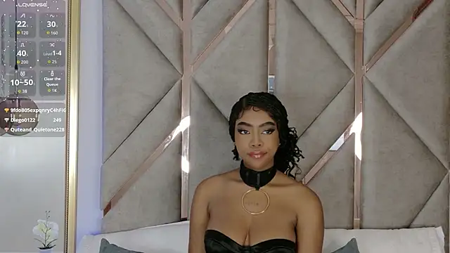 Snapshot of Lola_King chatting on October 25, 2025, 12:28 pm Lola King online show from October 25, 2025, 12:28 pm