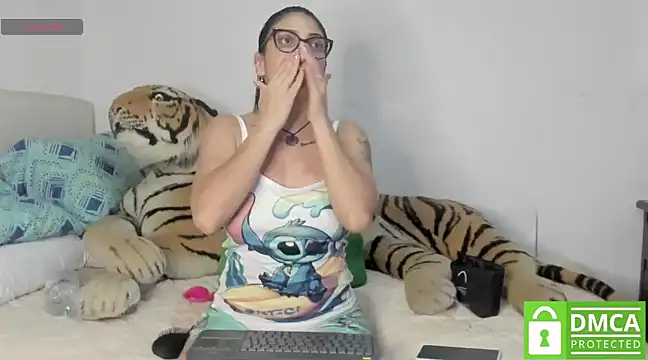 micaelajones online show from January 9, 2025, 4:28 pm