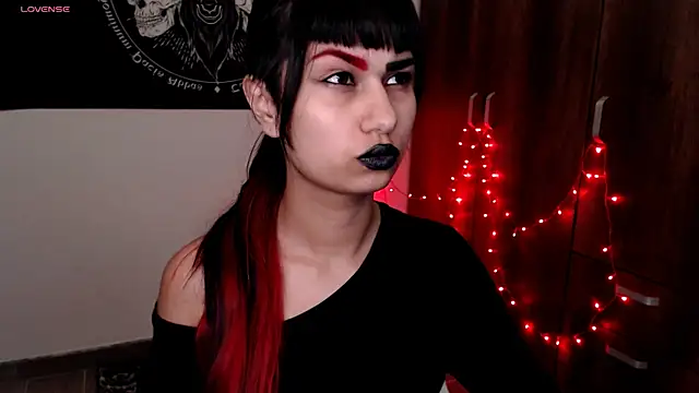 Snapshot of Little-Lucifer chatting on February 11, 2026, 10:53 pm Little-Lucifer online show from February 11, 2026, 10:53 pm