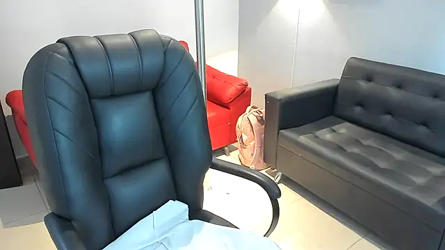 Snapshot of Sky_Angels chatting on February 21, 2025, 12:38 am Sky Angels online show from February 21, 2025, 12:38 am