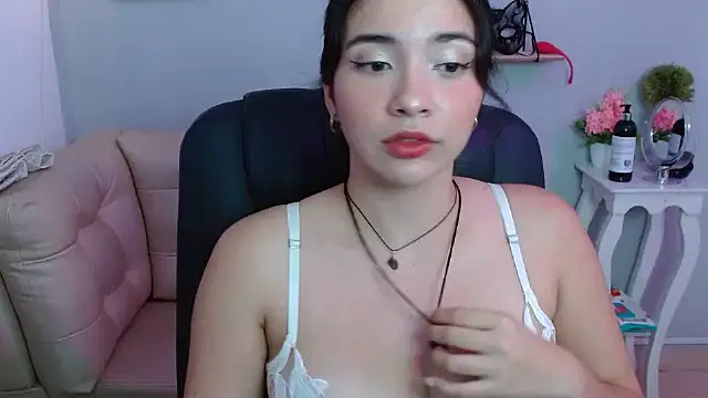 Snapshot of Sky_Angels chatting on March 14, 2025, 12:43 am Sky Angels online show from March 14, 2025, 12:43 am