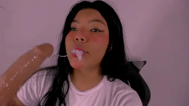 Snapshot of veky_saliva01 chatting on October 22, 2025, 10:58 am veky saliva01 online show from October 22, 2025, 10:58 am