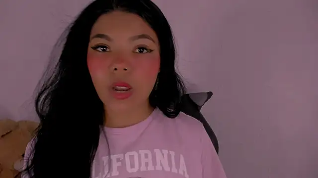 veky saliva01 online show from November 17, 2025, 1:15 pm