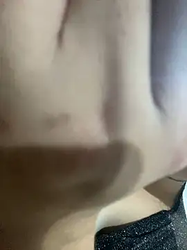 Snapshot of Vih222 chatting on January 18, 2025, 3:20 am Vih222 online show from January 18, 2025, 3:20 am