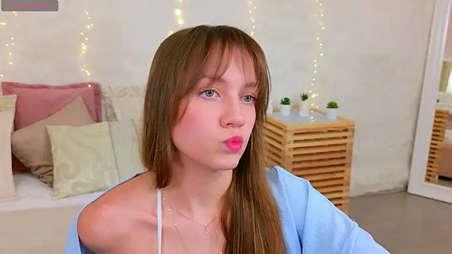 Snapshot of AliceBrayan chatting on May 24, 2026, 5:13 pm AliceBrayan online show from May 24, 2026, 5:13 pm