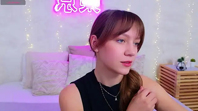 Snapshot of AliceBrayan chatting on May 15, 2026, 5:22 pm AliceBrayan online show from May 15, 2026, 5:22 pm