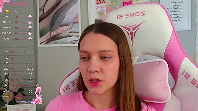 Snapshot of AliceBrayan chatting on March 6, 2025, 3:35 pm AliceBrayan online show from March 6, 2025, 3:35 pm