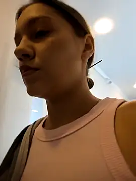 Snapshot of AliceBrayan chatting on October 8, 2025, 5:09 am AliceBrayan online show from October 8, 2025, 5:09 am