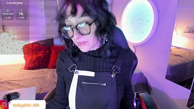 Ghosty Doll online show from April 8, 2026, 8:21 pm