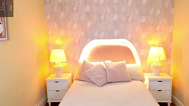 Snapshot of april_rousse chatting on February 25, 2025, 10:09 pm april rousse online show from February 25, 2025, 10:09 pm