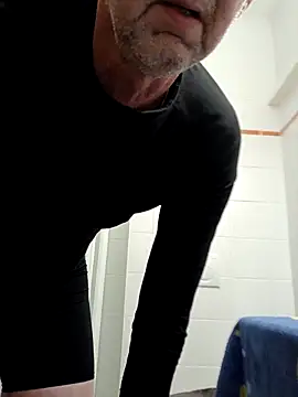 Snapshot of pascalino100 chatting on April 3, 2026, 6:09 am pascalino100 online show from April 3, 2026, 6:09 am