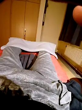 Snapshot of pascalino100 chatting on April 1, 2026, 7:00 pm pascalino100 online show from April 1, 2026, 7:00 pm