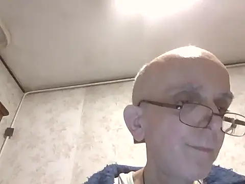 mariusica1xh online show from November 24, 2025, 11:05 pm