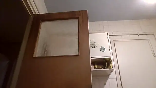 mariusica1xh online show from March 8, 2026, 10:46 pm