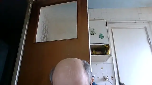 mariusica1xh online show from March 23, 2026, 12:05 pm