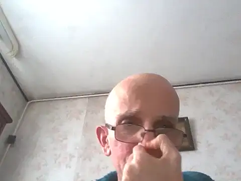 mariusica1xh online show from November 10, 2025, 10:09 am