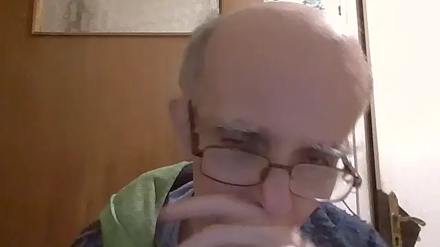 mariusica1xh online show from March 10, 2026, 6:12 pm