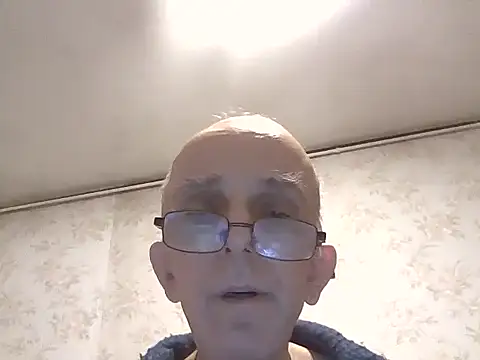 mariusica1xh online show from January 7, 2026, 4:01 pm