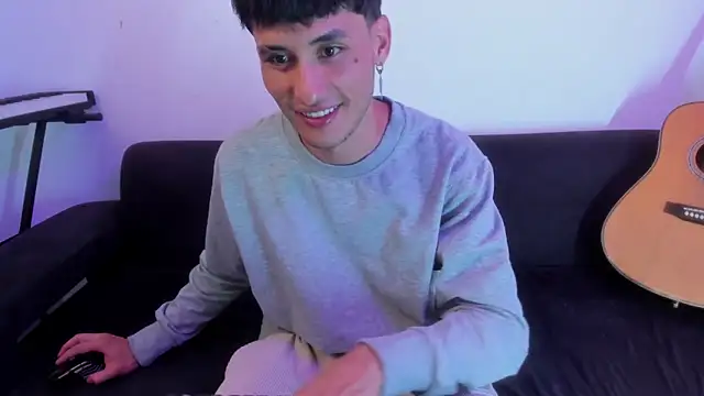 Snapshot of Henrikk_senn chatting on March 24, 2026, 9:53 am Henrikk senn online show from March 24, 2026, 9:53 am