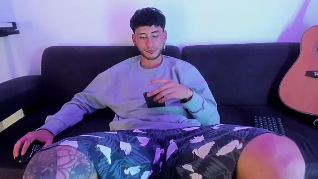 Snapshot of Henrikk_senn chatting on January 7, 2026, 12:26 am Henrikk senn online show from January 7, 2026, 12:26 am