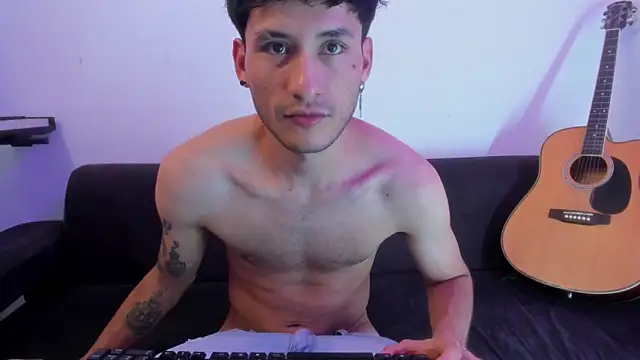 Snapshot of Henrikk_senn chatting on March 4, 2026, 10:28 pm Henrikk senn online show from March 4, 2026, 10:28 pm