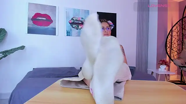 Snapshot of Angela_donnato chatting on September 17, 2025, 3:19 am Angela donnato online show from September 17, 2025, 3:19 am