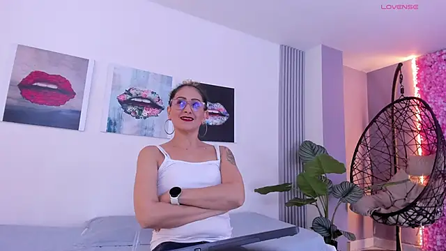 Snapshot of Angela_donnato chatting on December 5, 2025, 3:38 am Angela donnato online show from December 5, 2025, 3:38 am