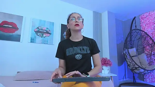 Snapshot of Angela_donnato chatting on March 19, 2025, 3:09 am Angela donnato online show from March 19, 2025, 3:09 am