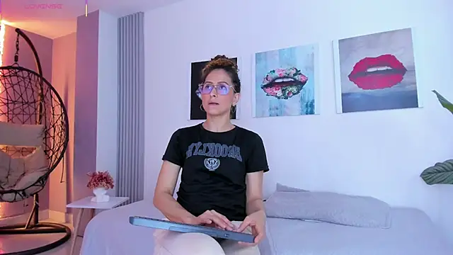 Snapshot of Angela_donnato chatting on September 12, 2025, 3:28 am Angela donnato online show from September 12, 2025, 3:28 am