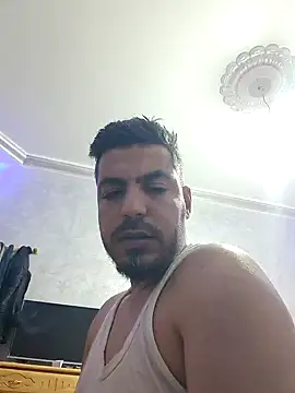 Snapshot of otmanechenini chatting on December 17, 2024, 10:22 pm otmanechenini online show from December 17, 2024, 10:22 pm