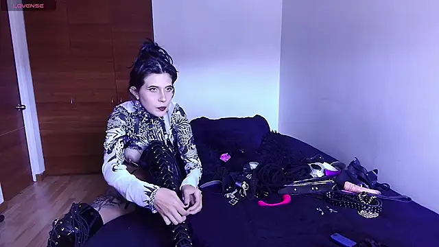 Snapshot of bellatrix25 chatting on March 3, 2025, 1:45 pm bellatrix25 online show from March 3, 2025, 1:45 pm