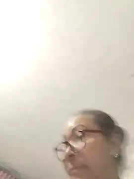 CafeCaliente69 online show from December 26, 2024, 11:35 pm